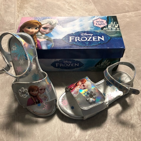 light up frozen sandals